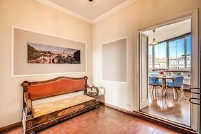 Tritone Top House