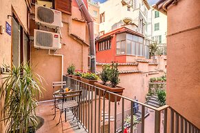 Tritone Top House
