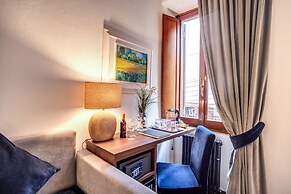 Tritone Top House
