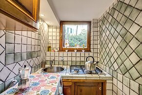 Tritone Top House