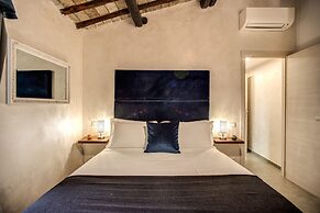 Tritone Top House