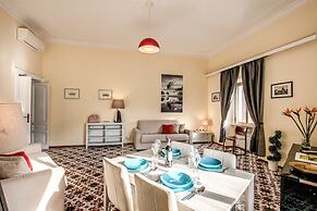 Tritone Top House