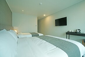 I-Jin Hotel