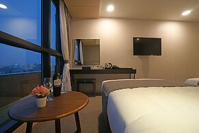 I-Jin Hotel