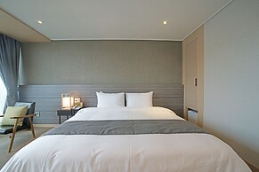 I-Jin Hotel