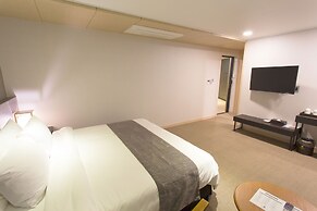I-Jin Hotel