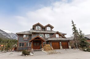 Creekside Villa
