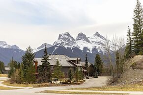Creekside Villa