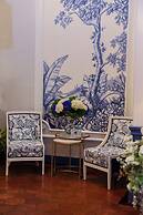 Parc Royale Suites Hotel