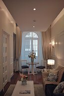 Parc Royale Suites Hotel