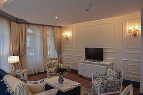 Parc Royale Suites Hotel