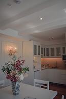 Parc Royale Suites Hotel