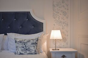 Parc Royale Suites Hotel
