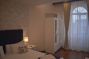 Parc Royale Suites Hotel