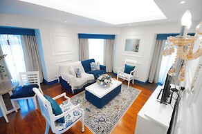 Parc Royale Suites Hotel