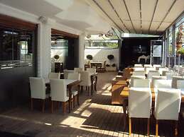 Teos Hotel