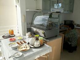 Ara Inn Bed and Breakfast by ecommerceloka