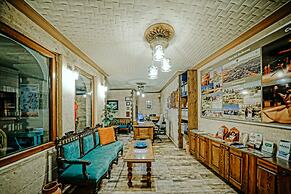 Elysée Cave House