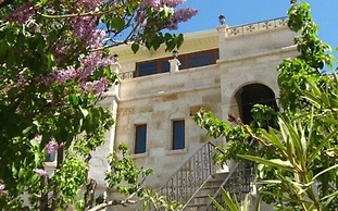 Elysée Cave House