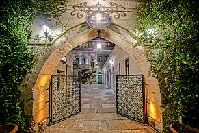 Elysée Cave House