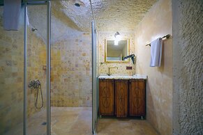 Elysée Cave House