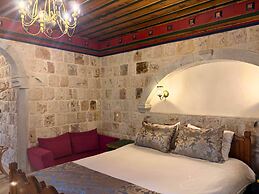 Elysée Cave House