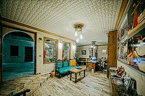 Elysée Cave House