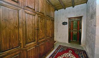 Elysée Cave House