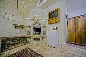 Elysée Cave House