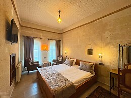 Elysée Cave House