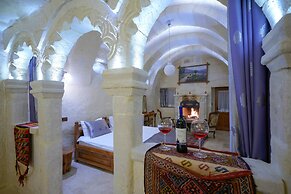 Elysée Cave House