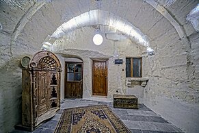 Elysée Cave House