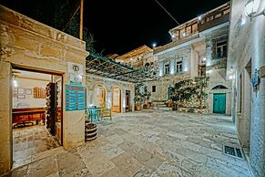 Elysée Cave House