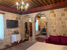 Elysée Cave House