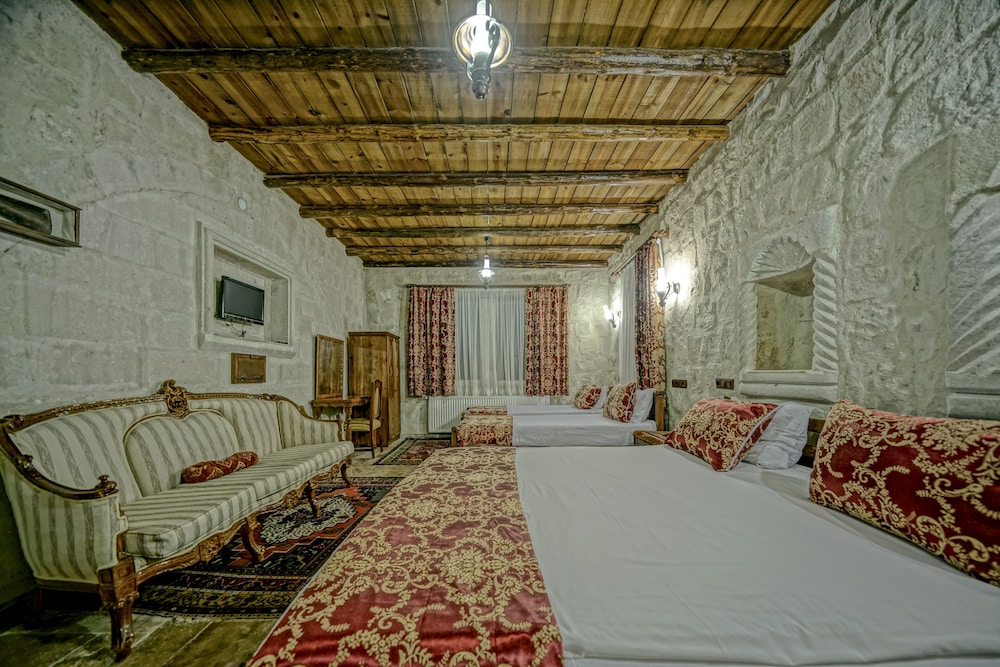 Elysée Cave House