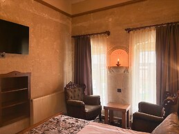 Elysée Cave House