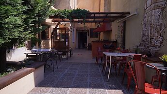 Arabas - Hostel