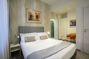 Monza City Rooms & Studios