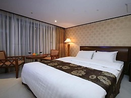 Orient Hotel & Resort