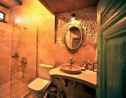 Anitya Cave House