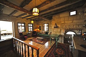 Anitya Cave House