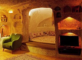 Anitya Cave House