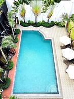 Aristocrat Residence & Hotel
