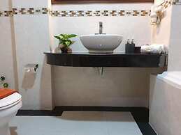 Aristocrat Residence & Hotel