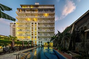 Aristocrat Residence & Hotel