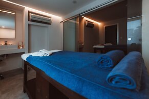 Eliros Mare Beachfront Poem Hotel