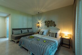 Eliros Mare Beachfront Poem Hotel