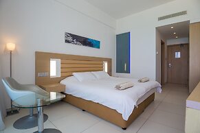 Vrissaki Beach Hotel
