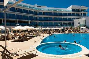 Vrissaki Beach Hotel