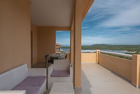 Baia de Bahas Residence